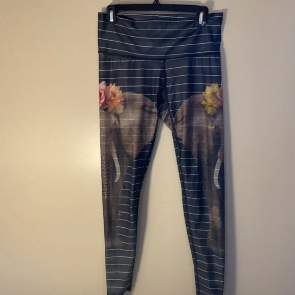 Striped Floral Performance Bike Shorts - Navy - Picture 4 of 8